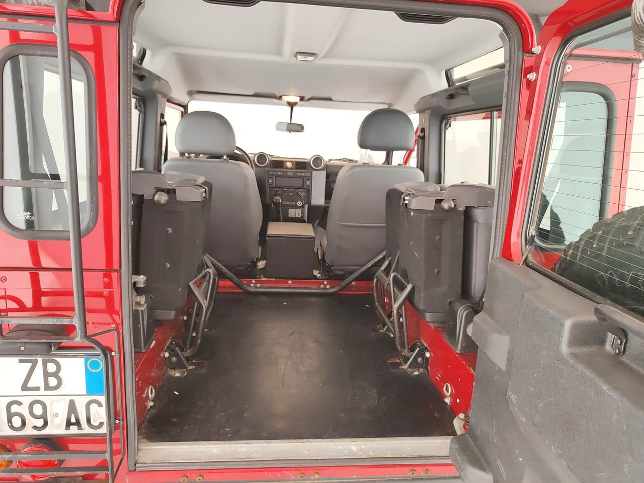 Land Rover Defender 90 2.2 TD4 Soft top N1