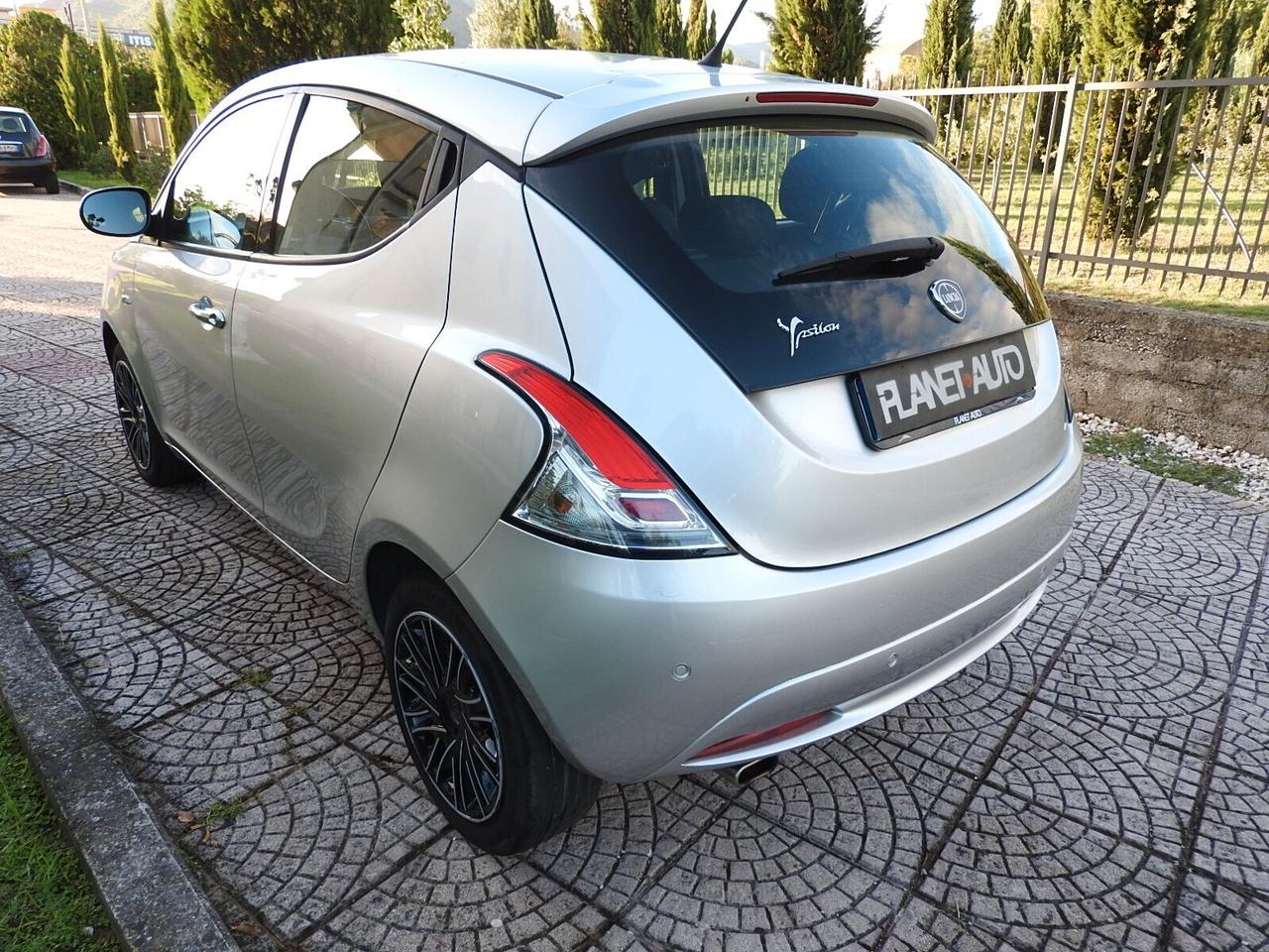 Lancia Ypsilon 1.2 69 CV 5 porte Gold NEOPATENTATI