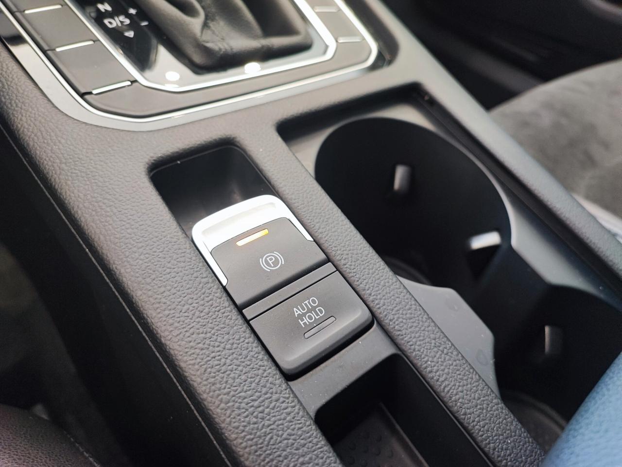 Volkswagen Passat Variant 2.0 TDI DSG Highline BlueMotion Technology