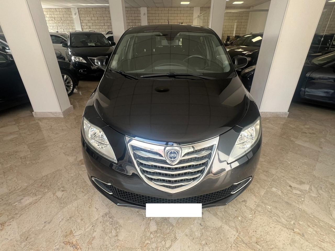 Lancia Ypsilon 1.2 69 CV 5 porte S&S Silver