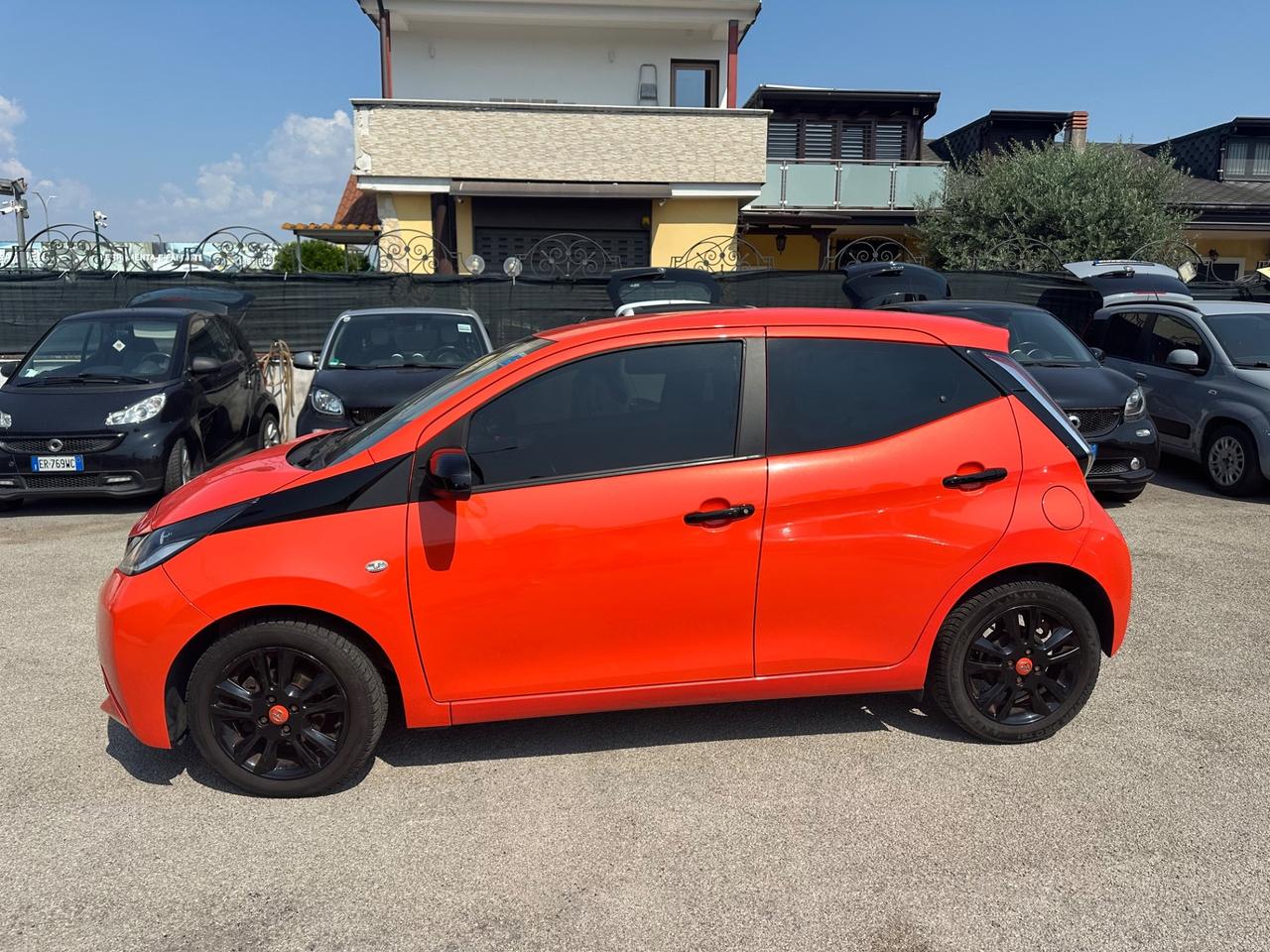 Toyota Aygo 1.0 VVT-i 69 CV 5 porte x-pure MMT 2016