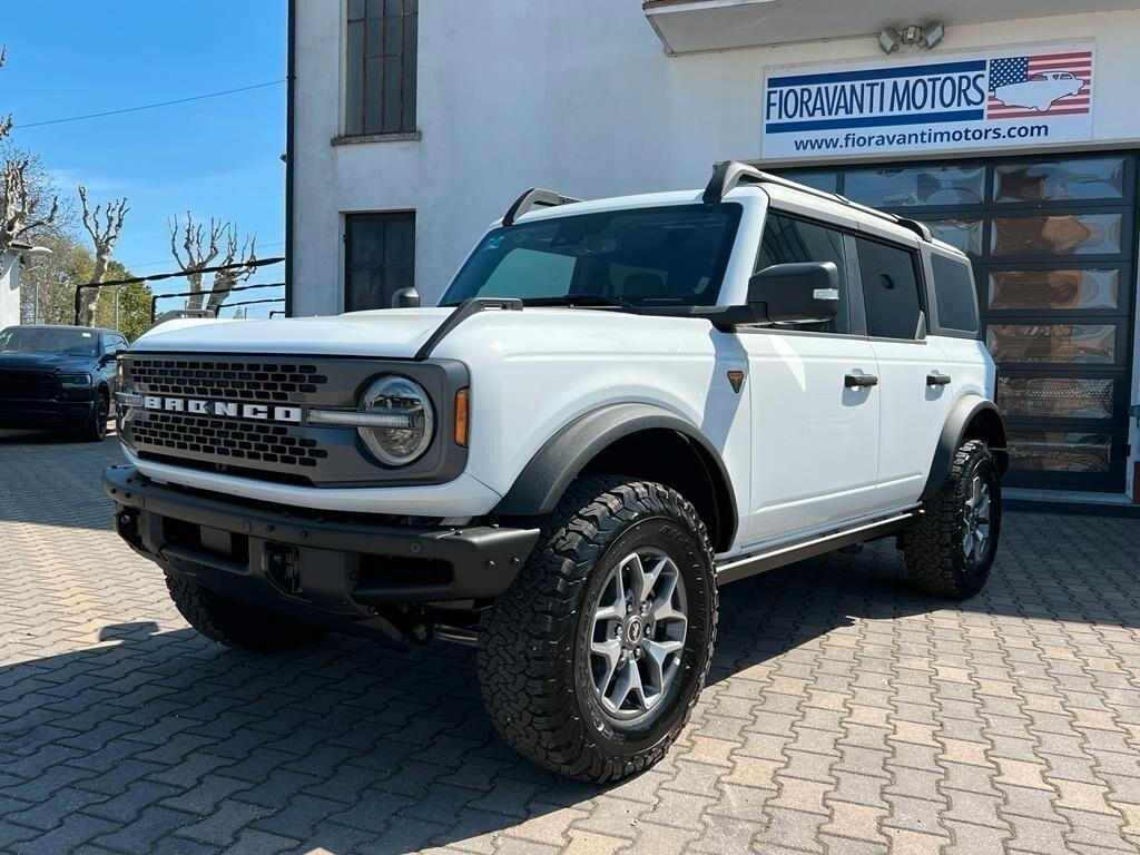 Ford Bronco 2.3L Ecoboost 4x4 BADLANDS e 2.7L WILDTRACK 4P 2025