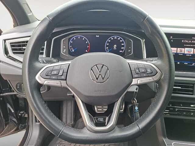 Volkswagen Taigo 1.0TSI 110CV DSG R-Line - NEOPATENTATI