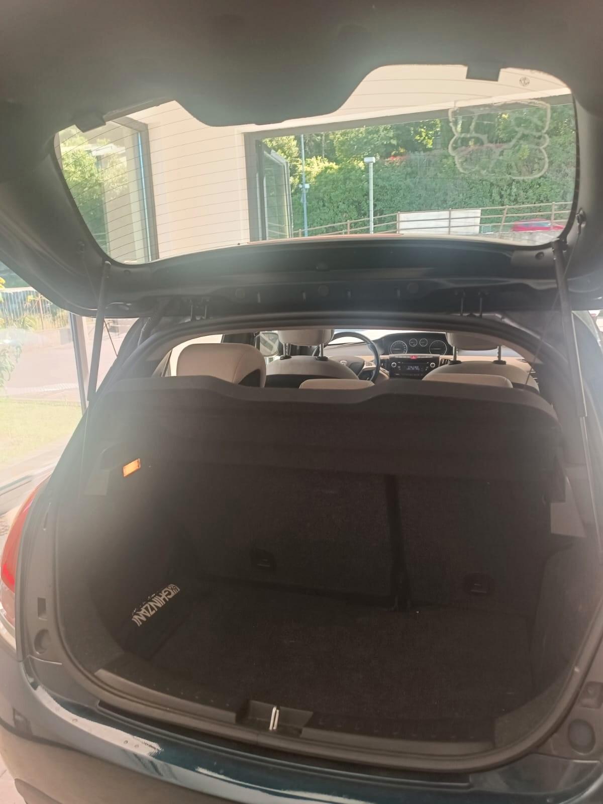 Lancia Ypsilon 1.2 69 CV 5 porte 30th Anniversary