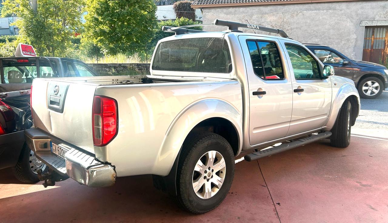 Nissan Navara Double Cab Navara d.cab 2.5 dci Platinum 174cv