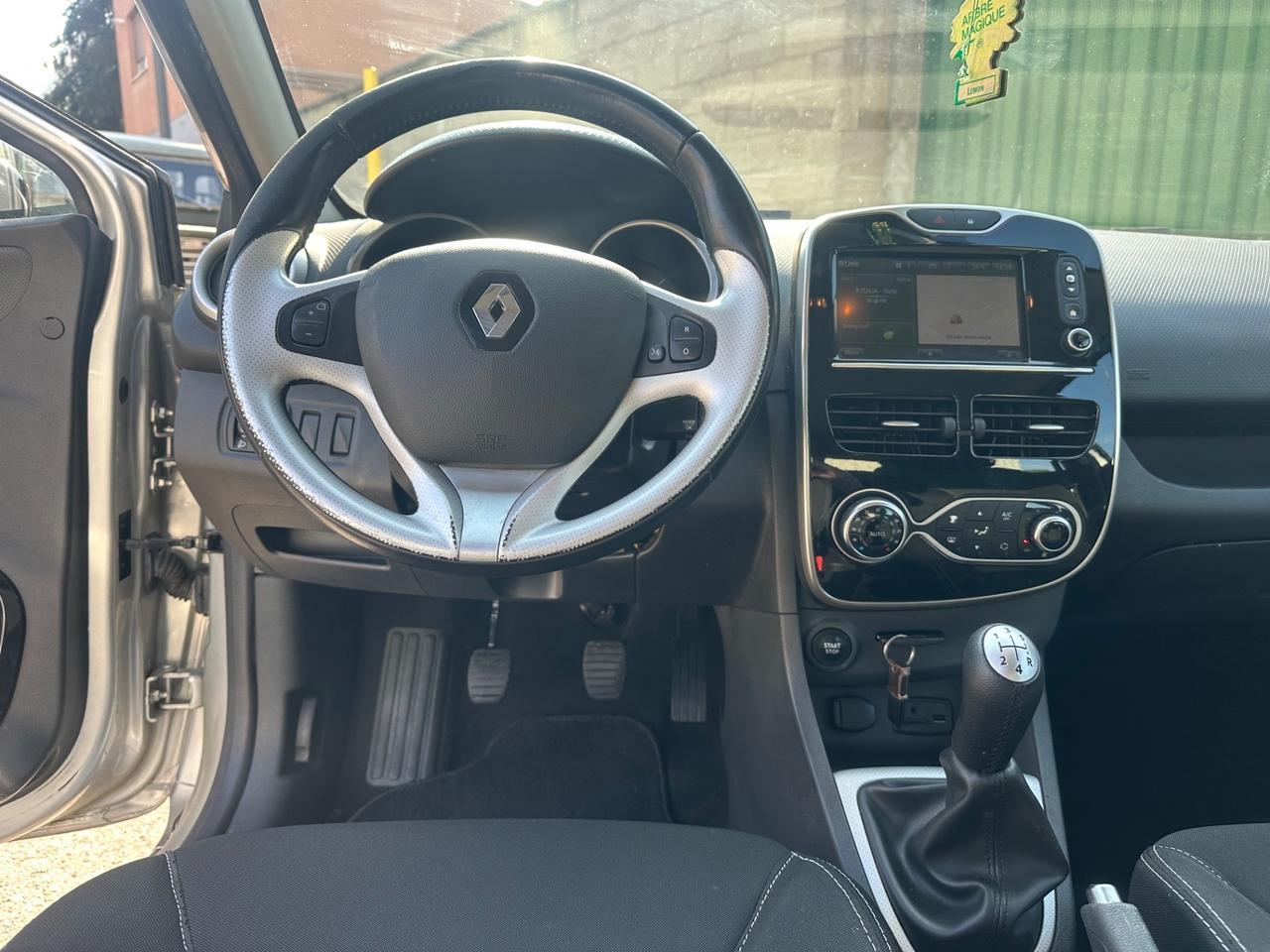 Renault Clio 1.2 75CV 5 porte Zen - ok neopatentati