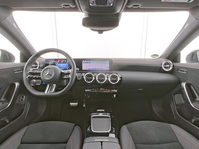 MERCEDES-BENZ CLA 200 Automatic AMG Line Premium