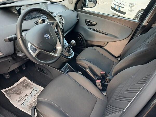 LANCIA YPSILON 1.0 FireFly S&S 69 CV HYBRID GOLD