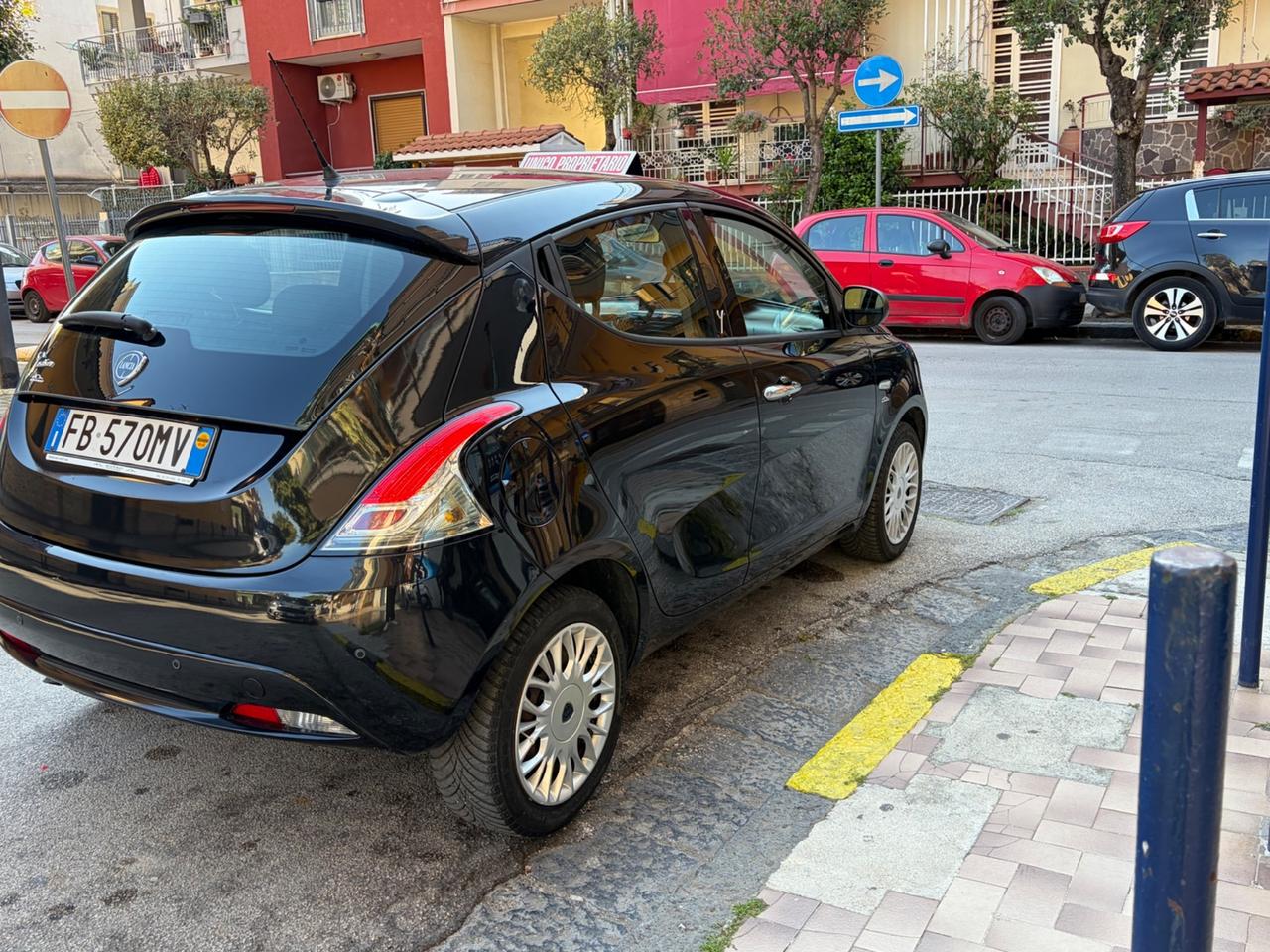 Lancia Ypsilon 1.2 69 CV 5 porte Silver