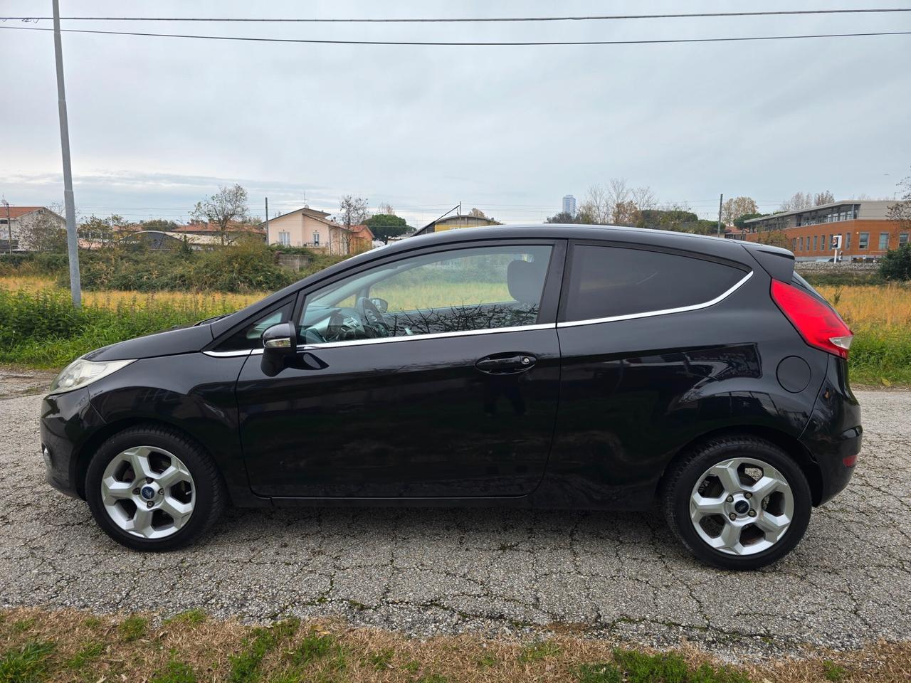 Ford Fiesta 1.2 Benzina con GARANZIA-NEOPATENTATI