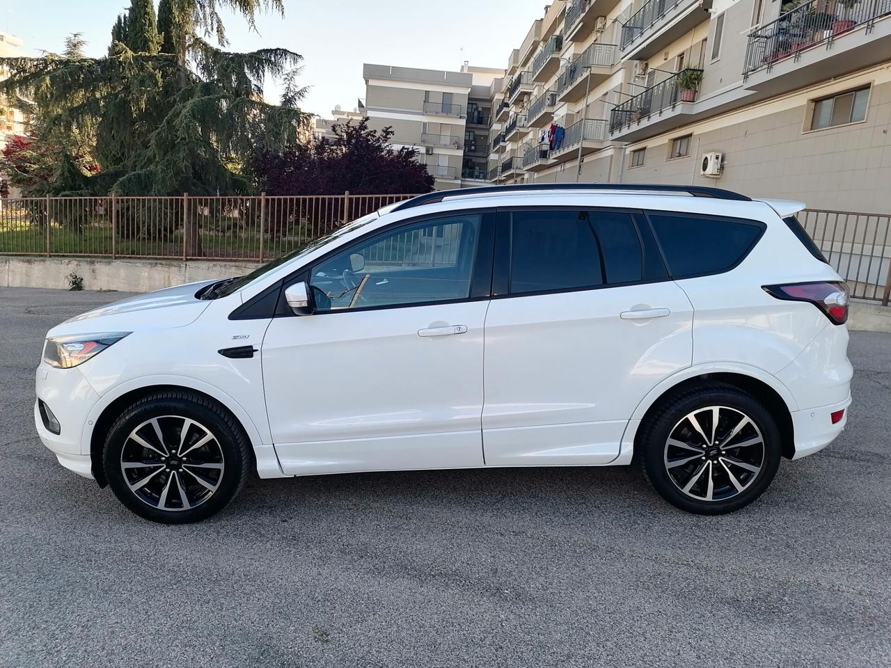 Ford Kuga 1.5 TDCI 120 CV ST-LINE 2017
