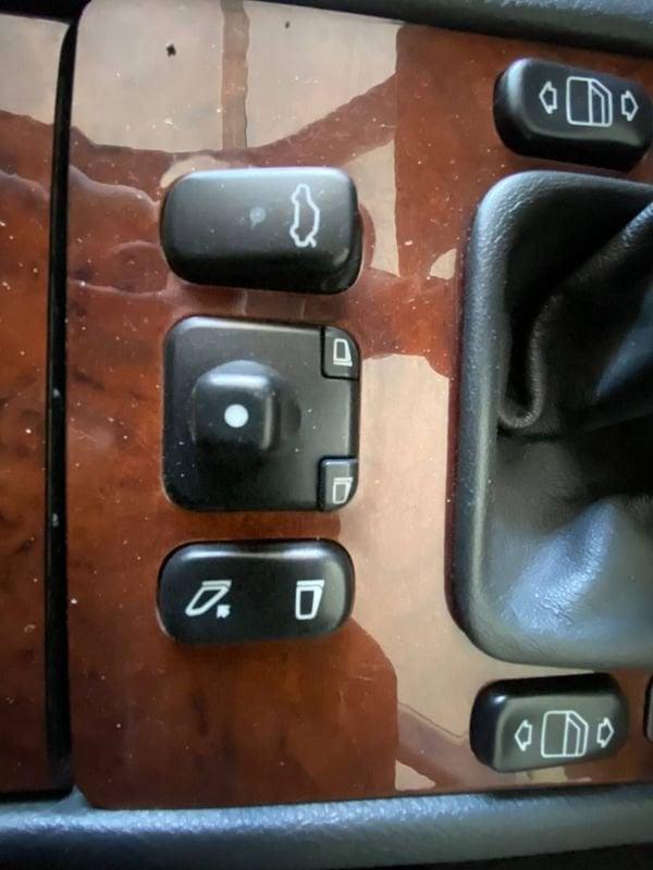 Mercedes-Benz Classe E E 200 Kompressor cat Classic