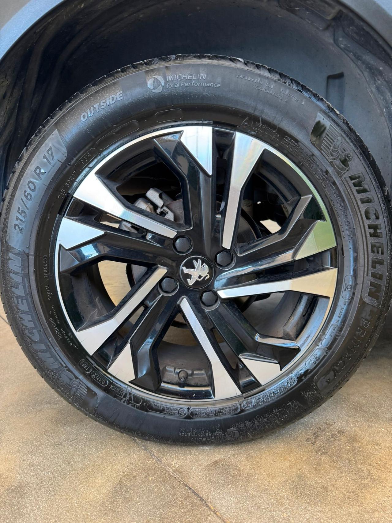 Peugeot 2008 BlueHDi 110 S&S Allure Pack