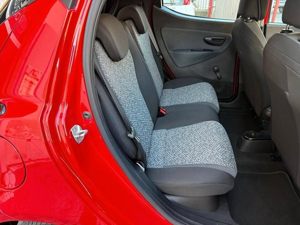 Lancia Ypsilon 0.9 TwinAir 85cv Metano Ecochic Silver
