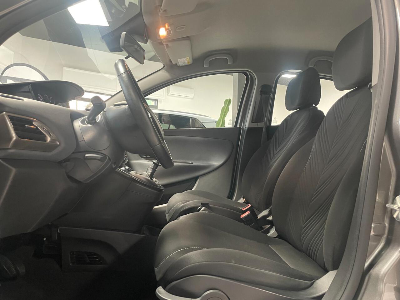 Lancia Ypsilon 1.0 FireFly 5 porte S&S Hybrid Gold