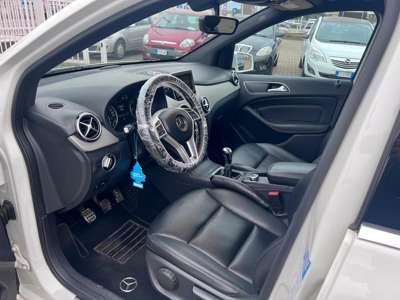Mercedes-benz B 180 d Premium