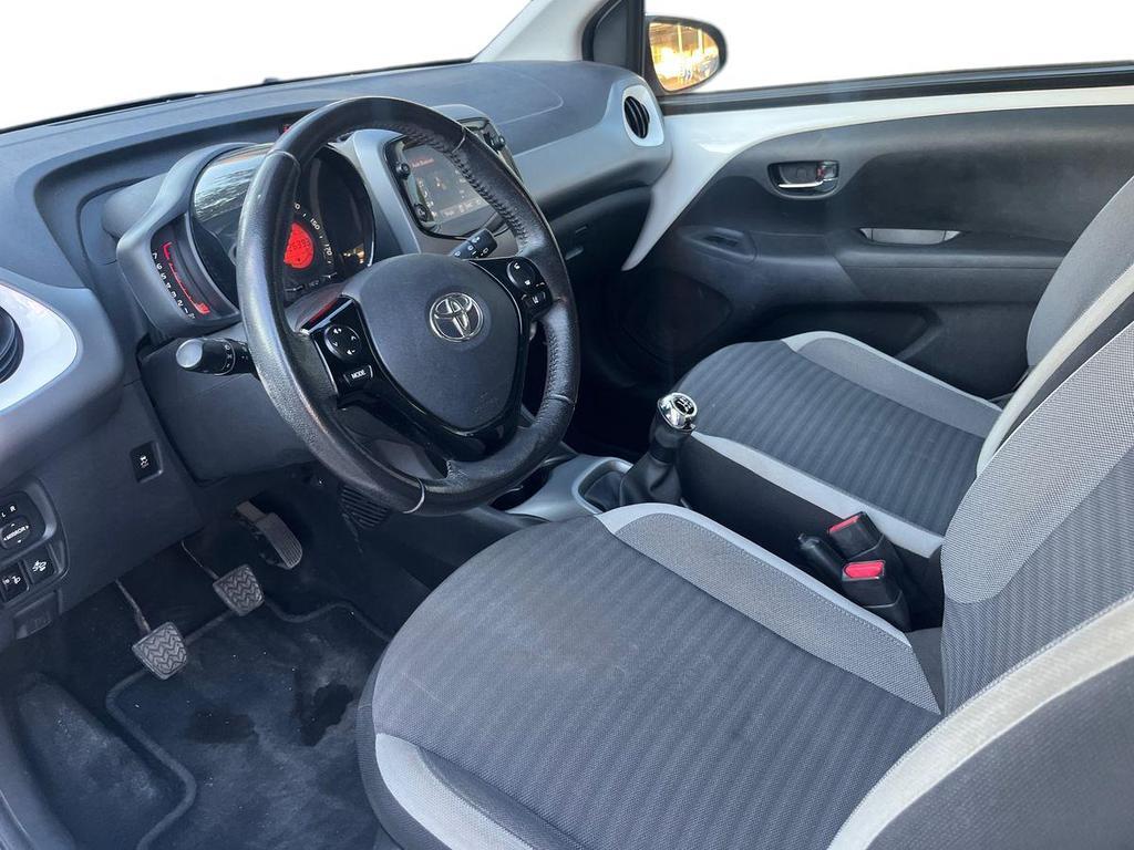 Toyota Aygo 1.0 x-play 5p