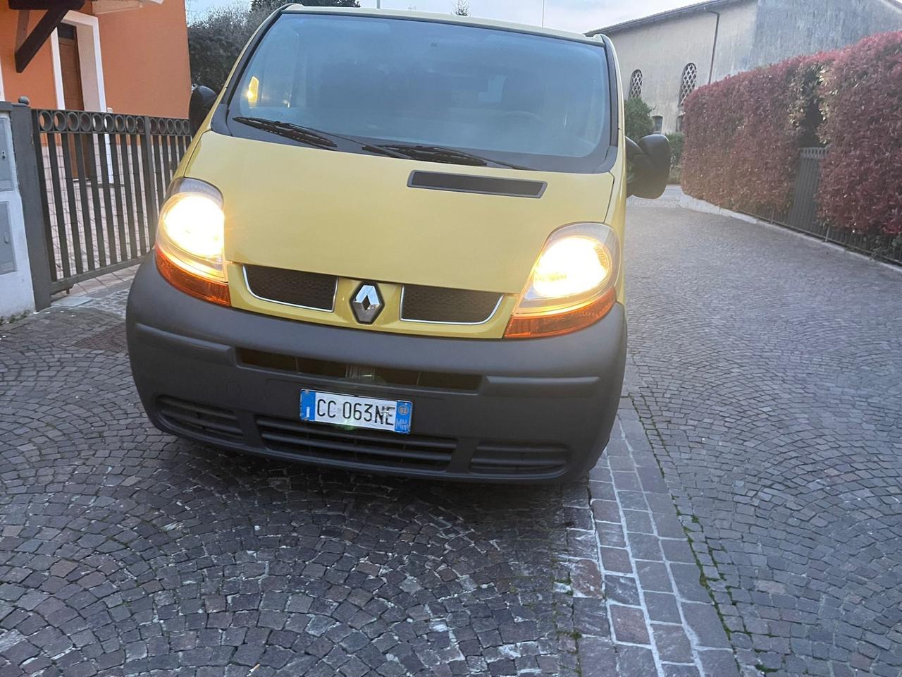 Renault Trafic T27 1.9 dCi/82CV PC-TN Furgone