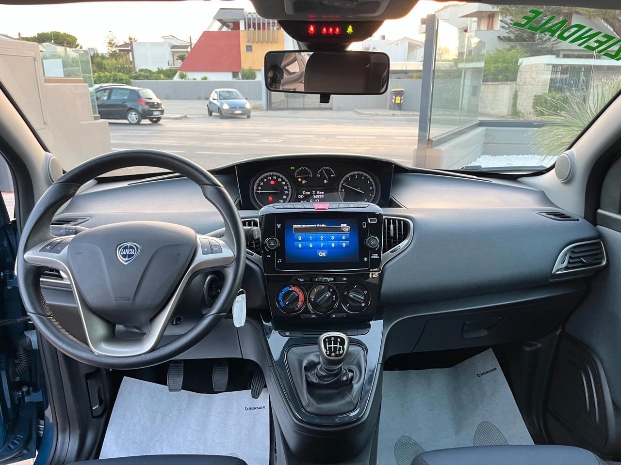 Lancia Ypsilon 1.0 FireFly 5 porte S&S Hybrid Gold