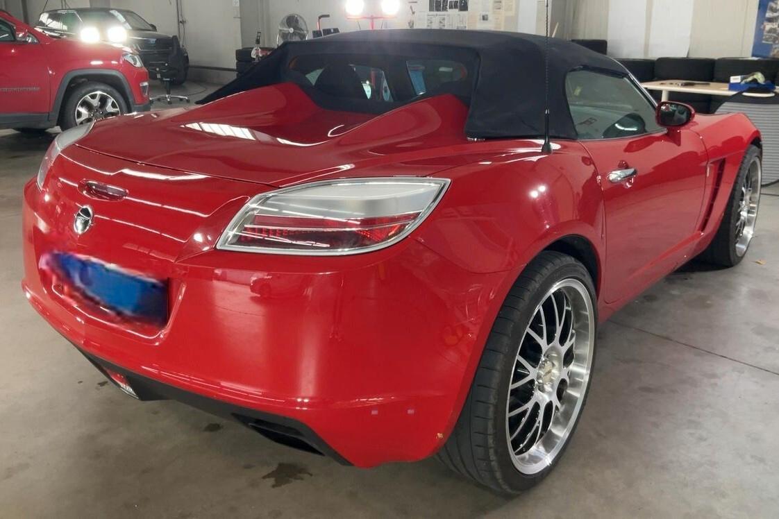 Opel GT 2.0 Turbo 16V
