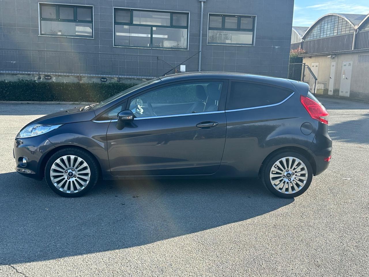 Ford Fiesta 1.4 TDCi 68CV 3 porte Titanium