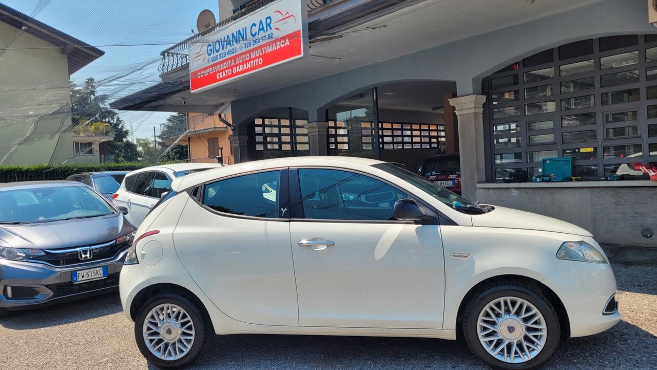 Lancia Ypsilon 1.2 5 porte Platinum ..