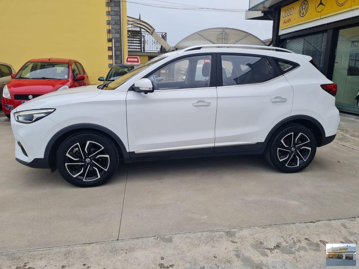 MG ZS Luxury 1.5 Benzina-Anno 2022