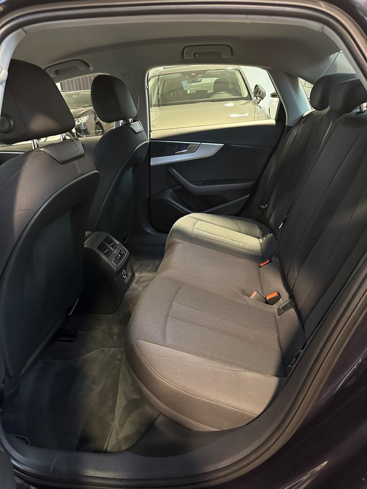 Audi A4 2.0 TDI 150 CV ultra Business Sport