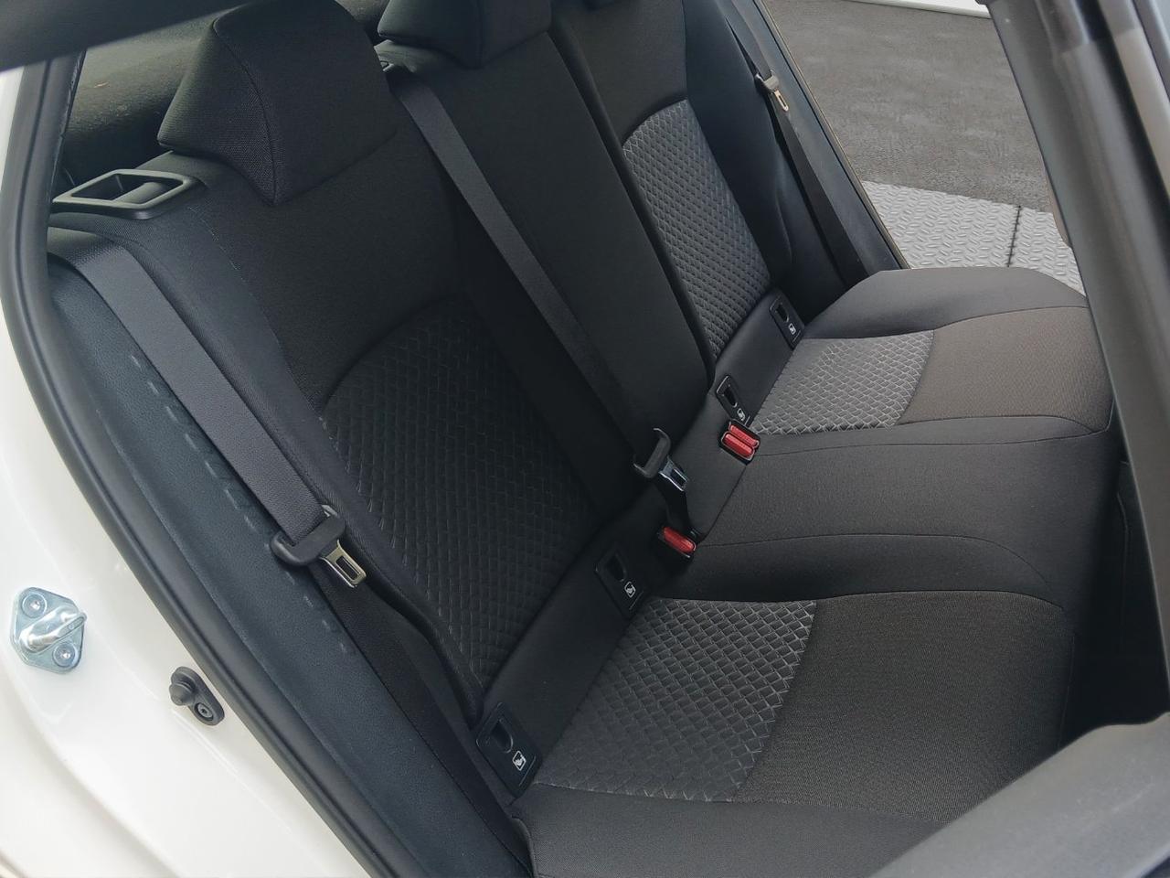 Toyota C-HR 1.8h Business e-cvt