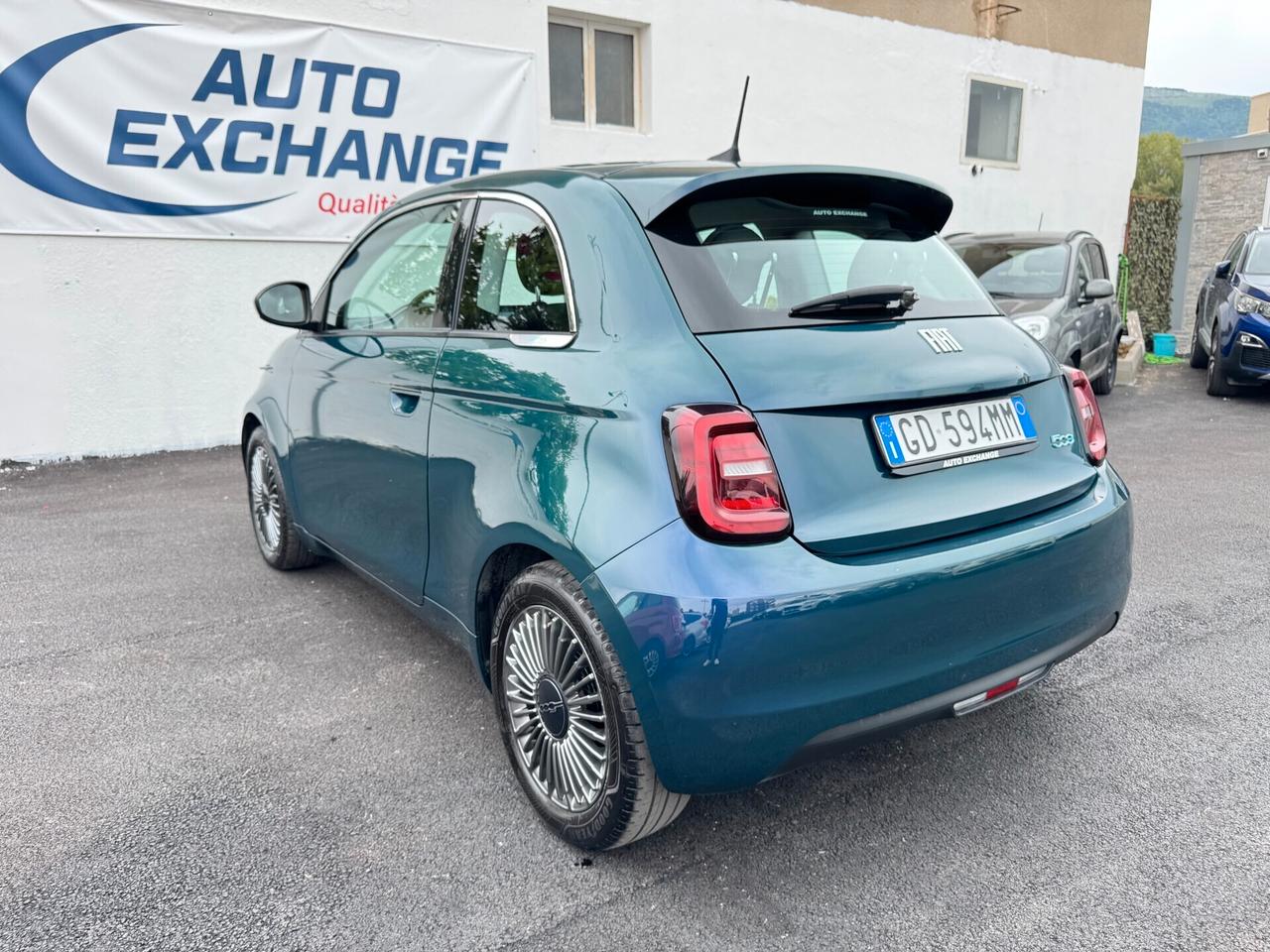 Fiat 500 500e Berlina 42 kWh La Prima