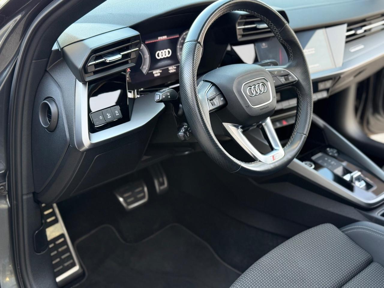 Audi A3 s-line SPB 35 TDI S tronic Identity Black