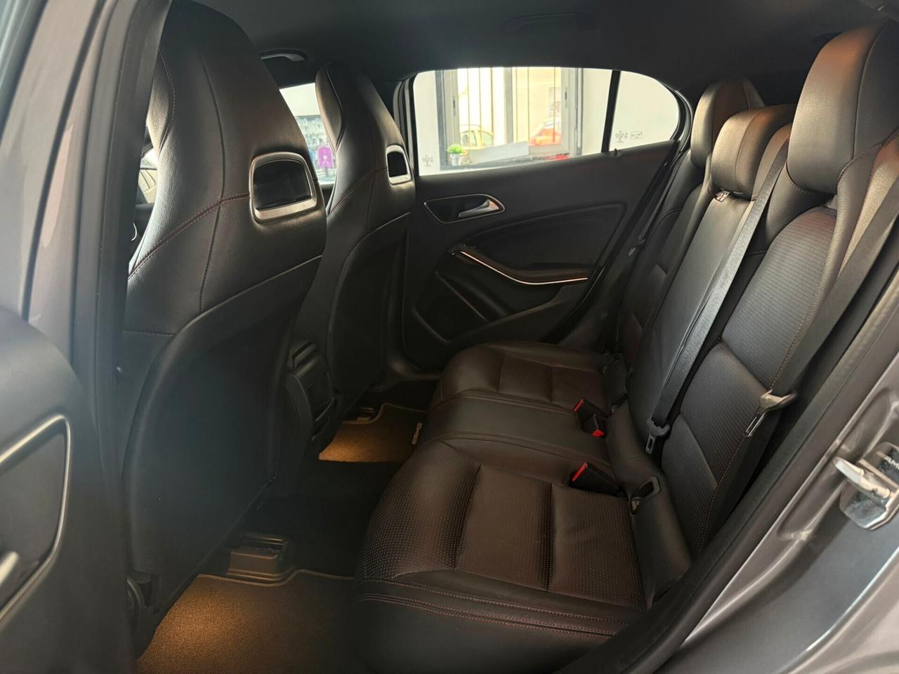 Mercedes-benz GLA 200 d Premium AMG