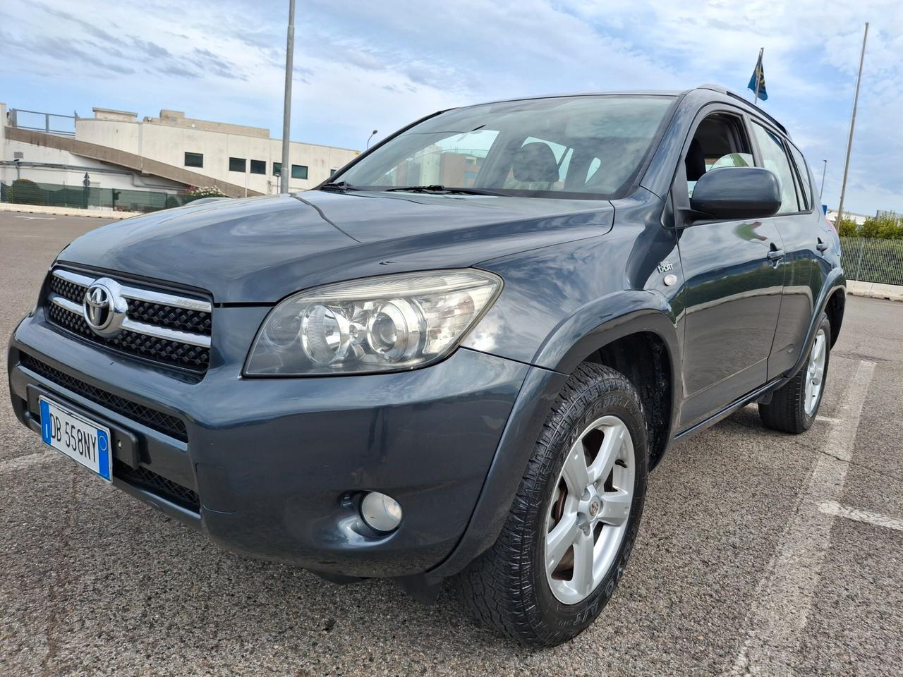 Toyota RAV 4 2.2 D-4D-DIESEL*PERFETTA*