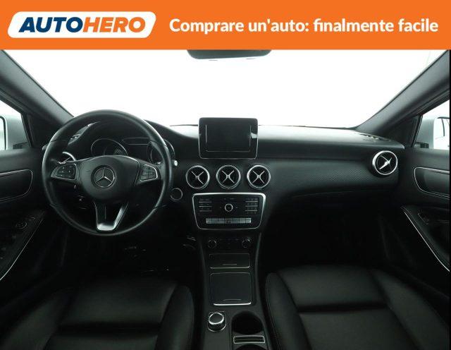 MERCEDES-BENZ A 200 Sport