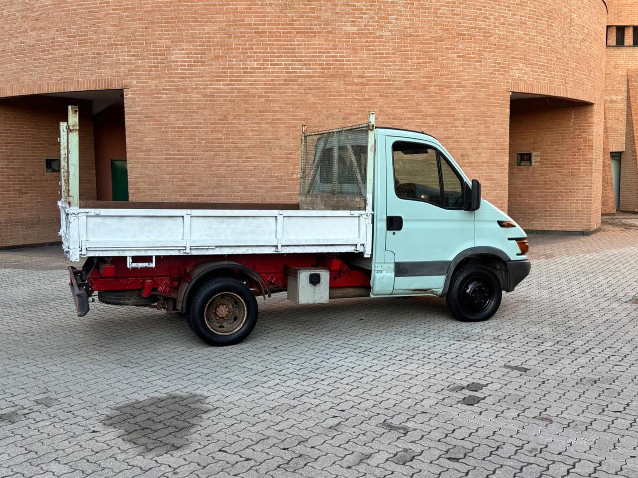 Iveco Daily 35.10 2.8 TD PM Cabinato Basic