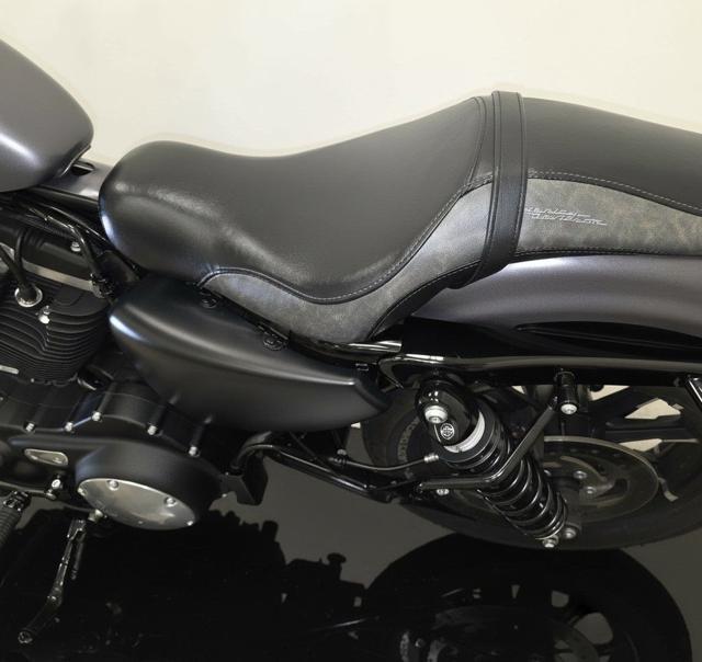 HARLEY-DAVIDSON 883 Iron - ANNO 2017