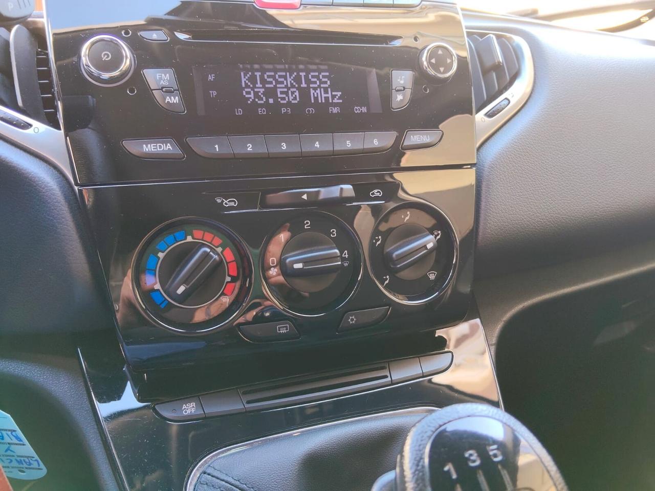 Lancia Ypsilon 0.9 TwinAir 85 cv Metano Ecochic Gold