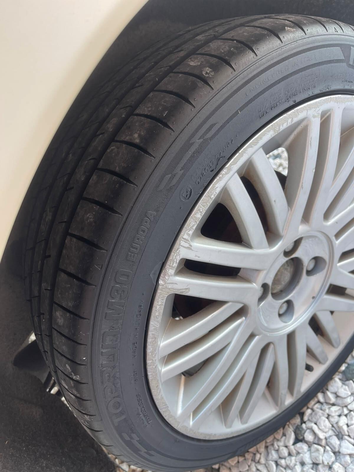 Lancia Ypsilon 1.4 16V Platino