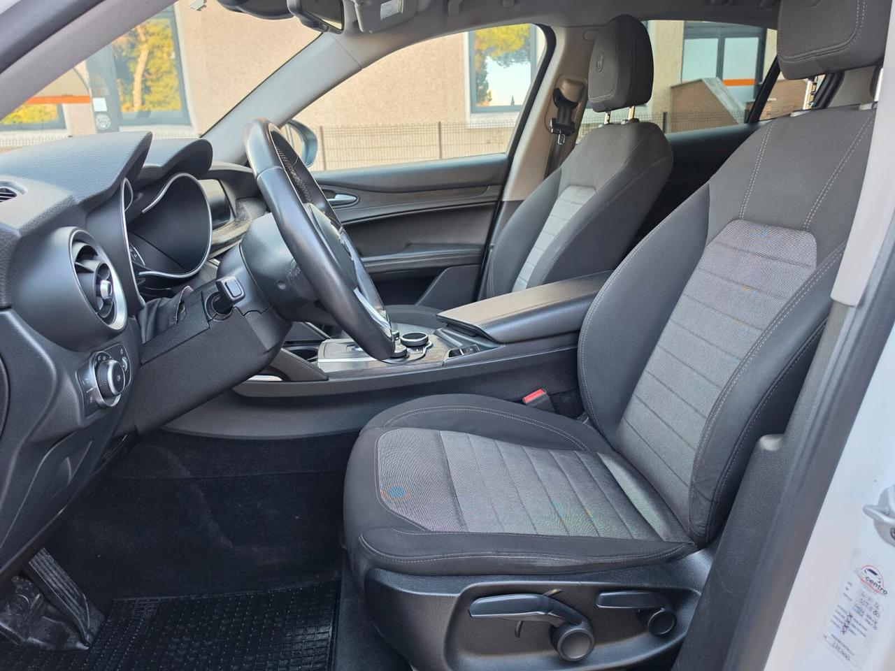 Alfa Romeo Stelvio 2.2 Turbodiesel 160 CV AT8 RWD Sport-Tech