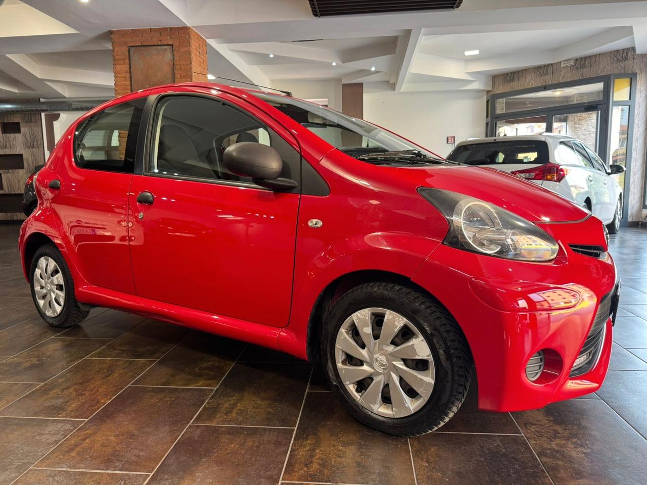 Toyota Aygo 1.0 12V VVT-i 5 porte Active Connect