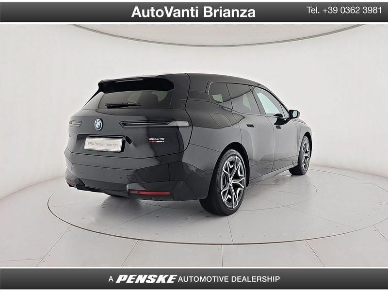 BMW iX xDrive40 Pacchetto Sportivo