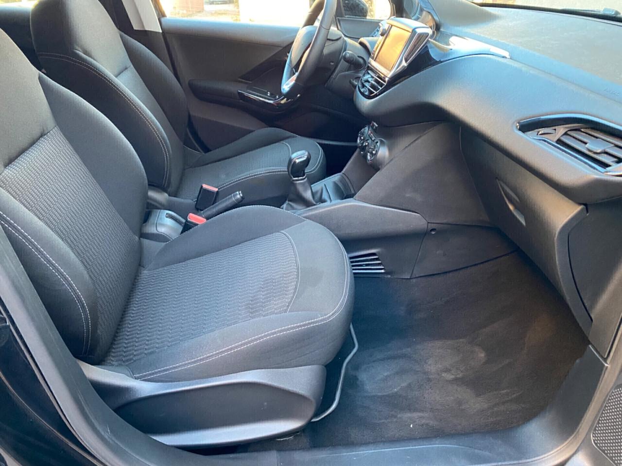 Peugeot 208 Allure 1.2 Benzina Anno 2018