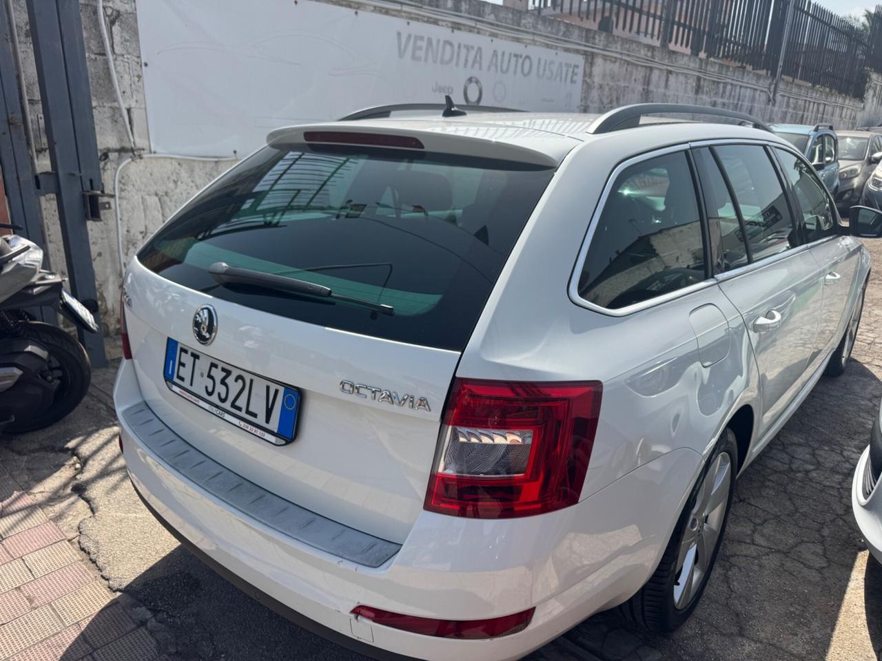 Skoda Octavia 1.6 TDI CR 105 CV Wagon Executive
