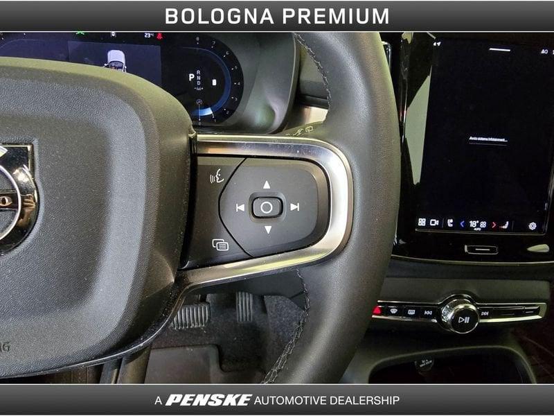 Volvo XC40 B3 automatico Plus Dark