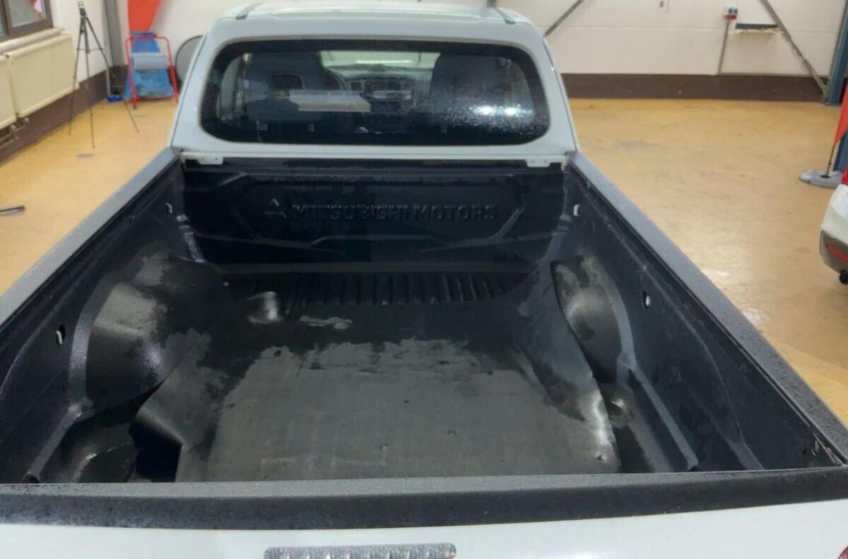 Mitsubishi L200 Club-Cab Gancio SOLO 36.000KM!