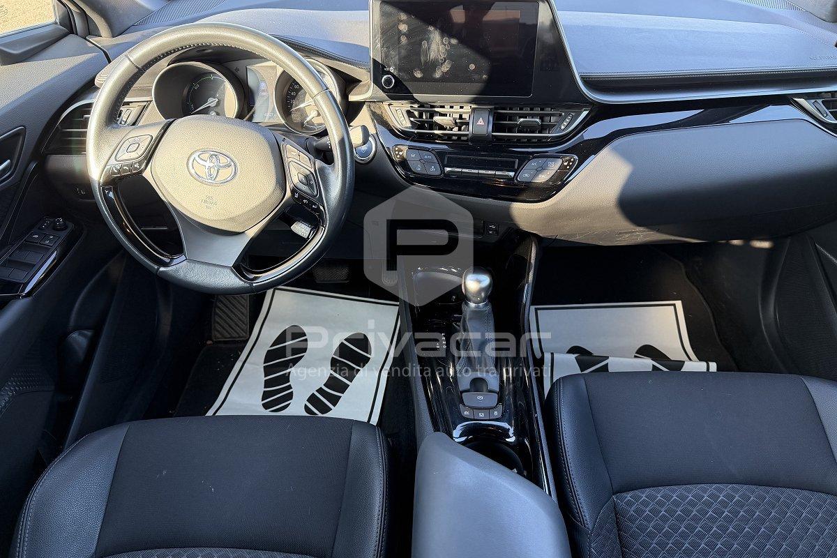TOYOTA C-HR 2.0 Hybrid E-CVT Trend