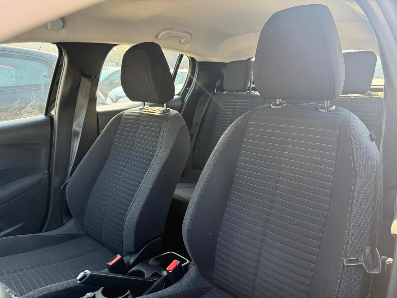 Peugeot 208 1,2 benz 2020