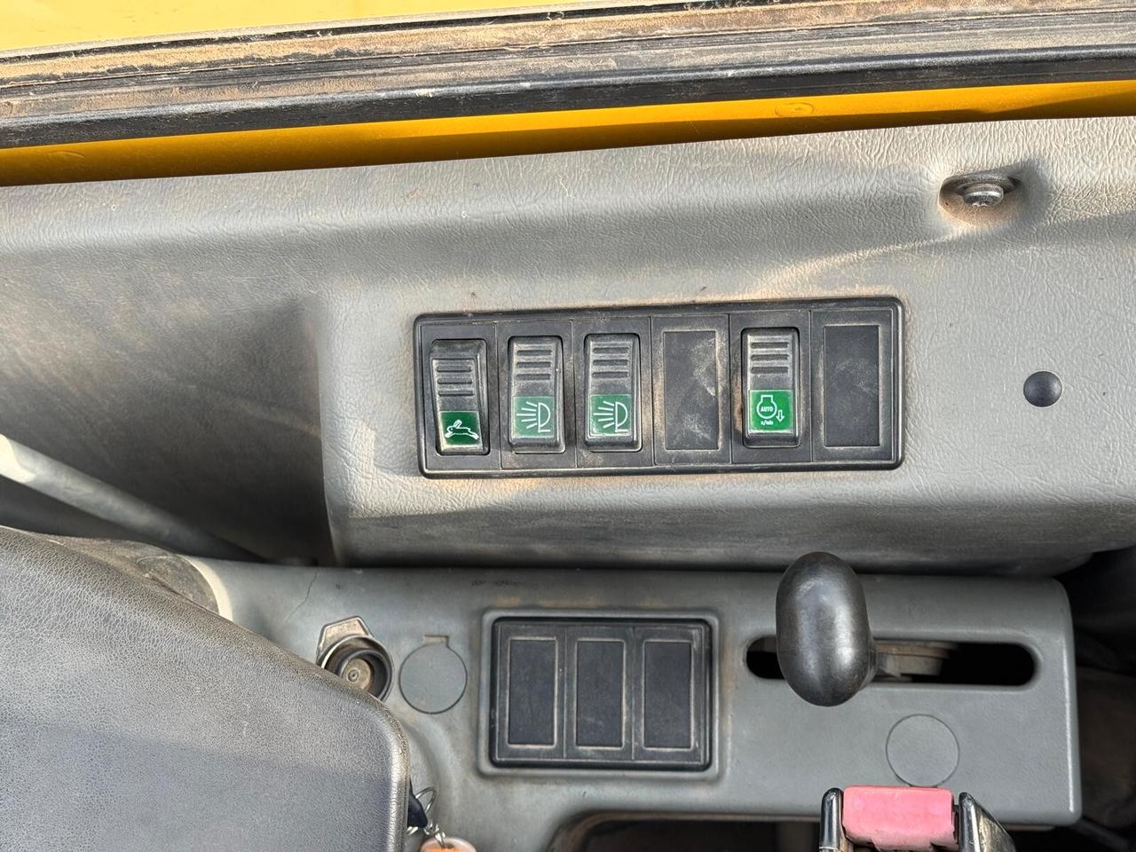 MINIESCAVATORE VOLVO ECR 28