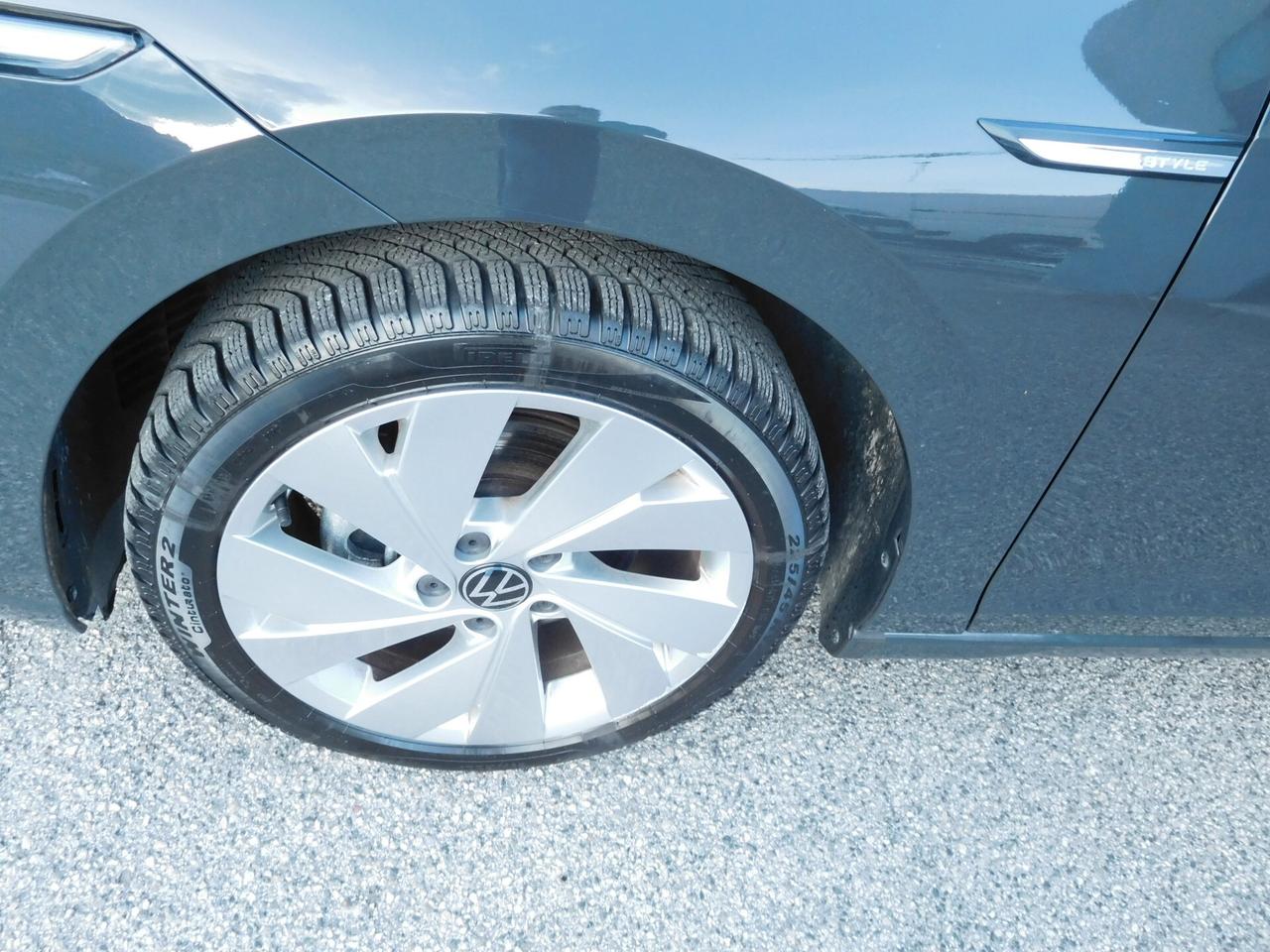 Volkswagen Golf 1.5 eTSI 130 CV EVO ACT DSG Style