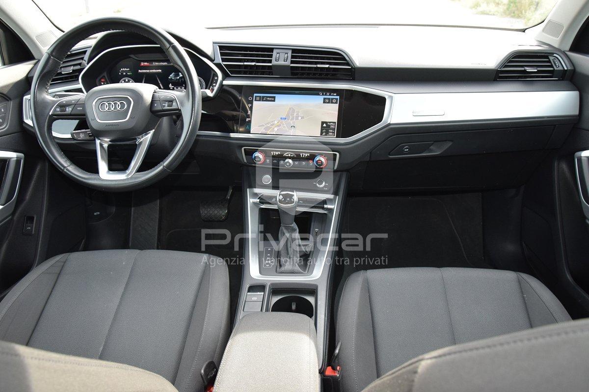 AUDI Q3 40 TDI quattro S tronic Business Advanced